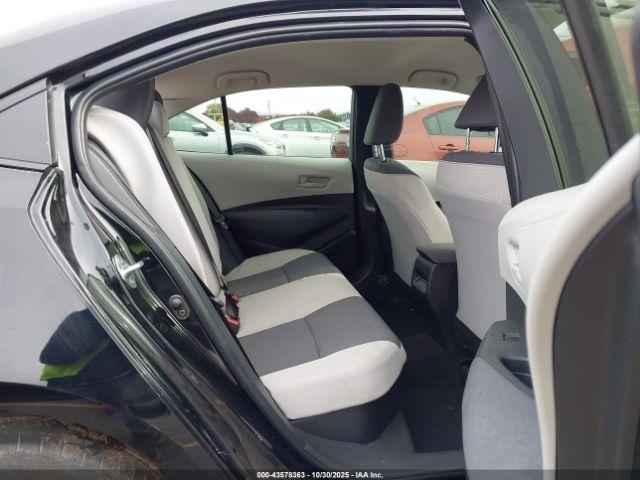 Toyota Corolla Hybrid Le Image 12