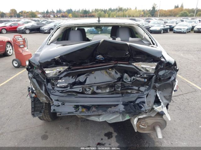 Toyota Corolla Hybrid Le Image 17