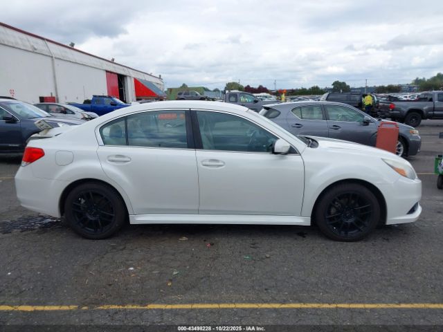 Subaru Legacy 2.5i Premium Image 17