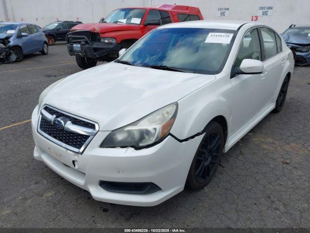 Subaru Legacy 2.5i Premium Image 12