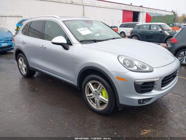  Salvage Porsche Cayenne E-hybrid