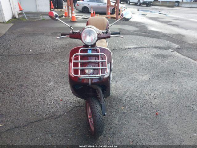 Vespa Gts 300 Super Image 9