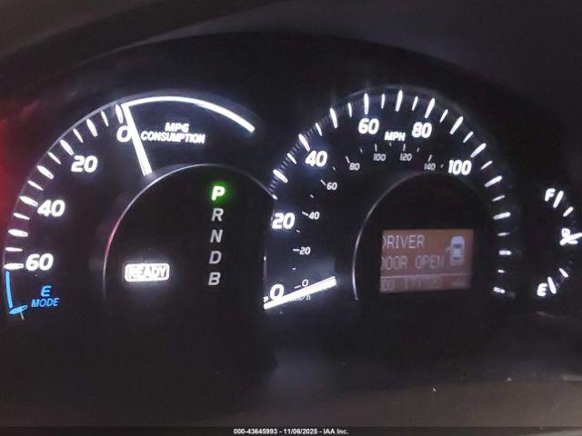 Toyota Camry Image 13