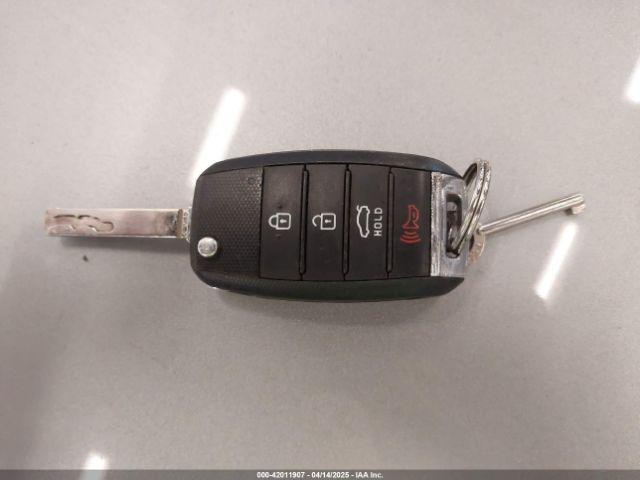 Kia Optima Lx Image 8