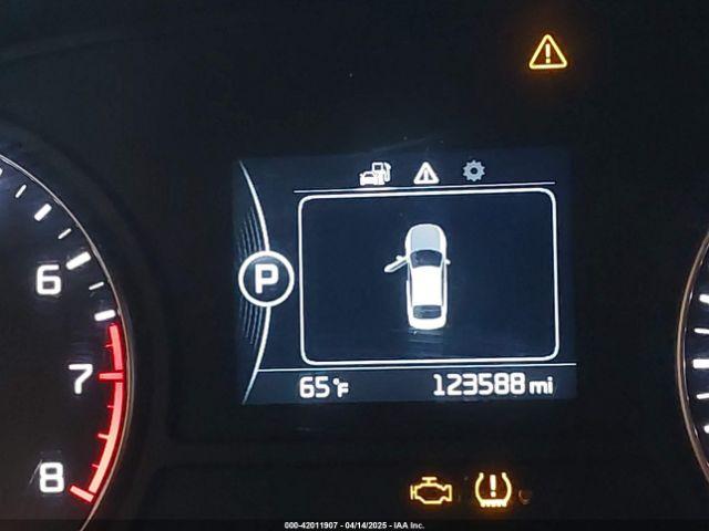 Kia Optima Lx Image 16