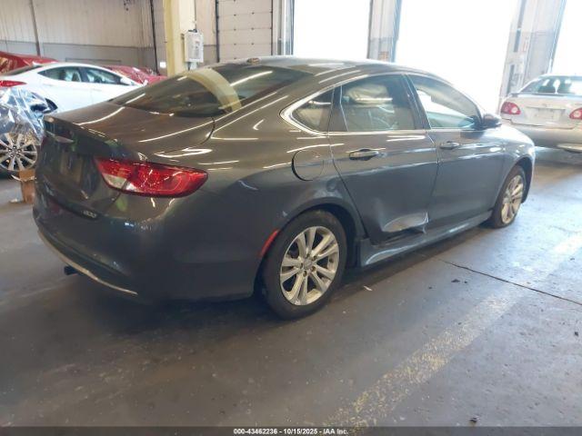 Chrysler 200 Limited Image 4