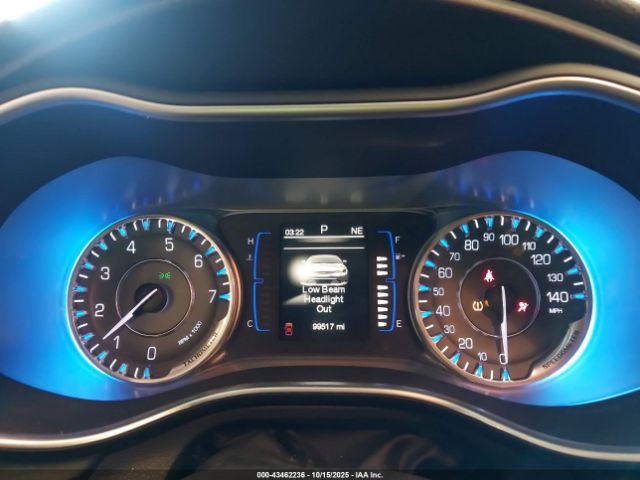 Chrysler 200 Limited Image 5