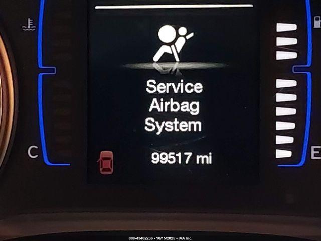 Chrysler 200 Limited Image 11