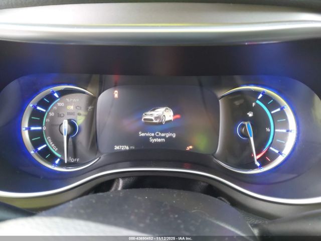 Chrysler Pacifica Limited Image 5