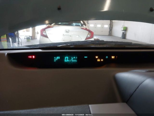 Toyota Prius Image 7