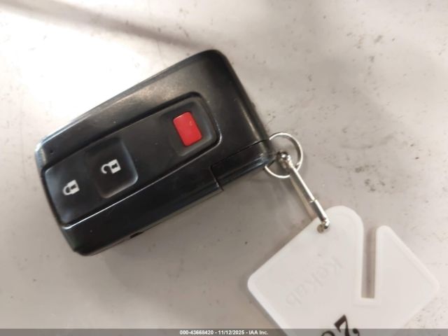 Toyota Prius Image 11