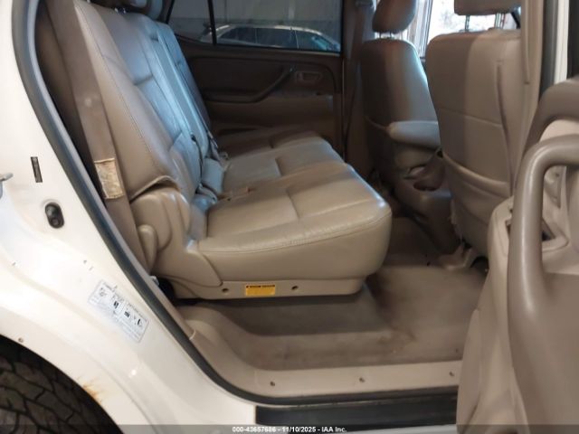 Toyota Sequoia Sr5 V8 Image 4