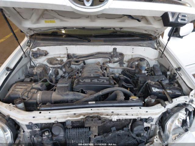 Toyota Sequoia Sr5 V8 Image 12