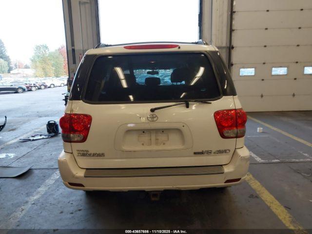 Toyota Sequoia Sr5 V8 Image 15