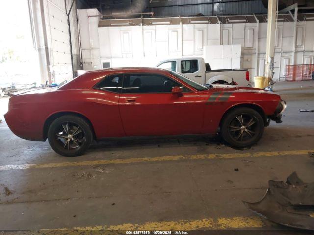 Dodge Challenger Image 2