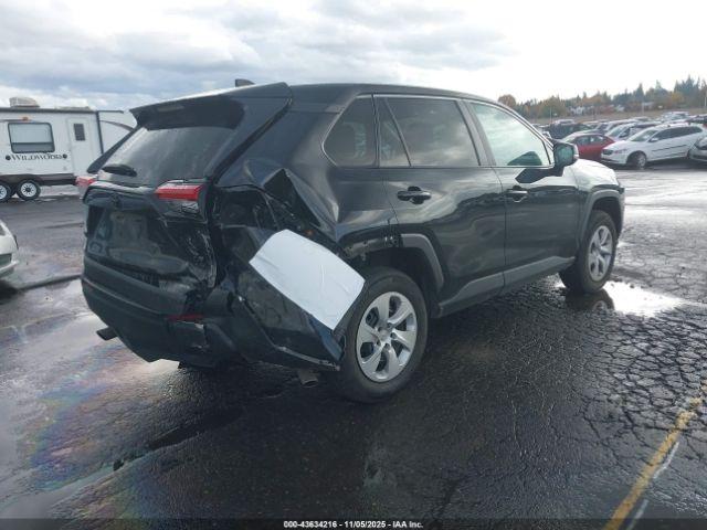 Toyota RAV4 Le Image 16