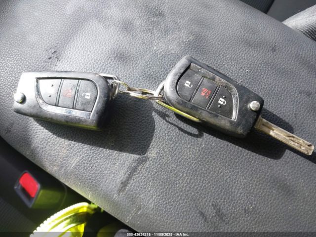 Toyota RAV4 Le Image 10