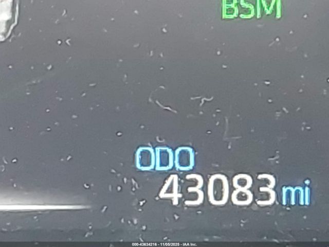 Toyota RAV4 Le Image 12