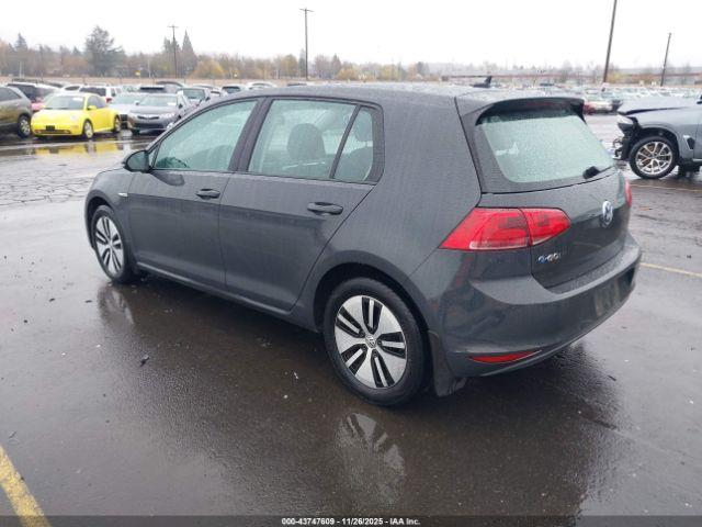 Volkswagen e-Golf Se Image 10