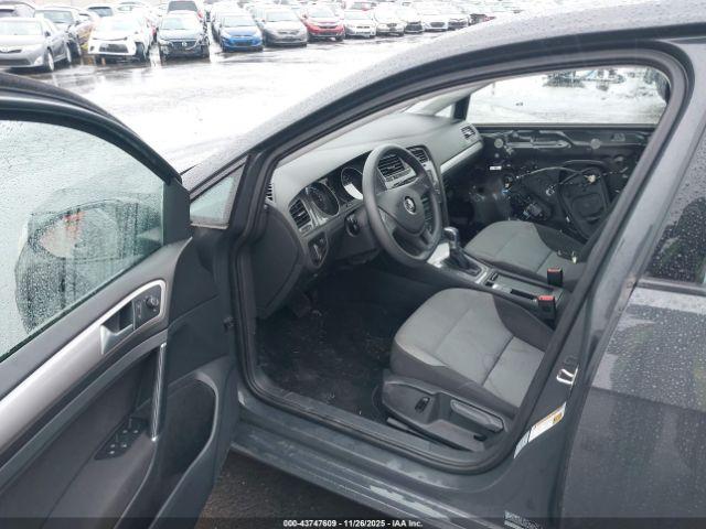 Volkswagen e-Golf Se Image 11