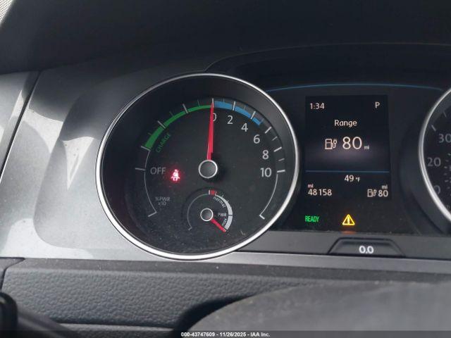 Volkswagen e-Golf Se Image 2