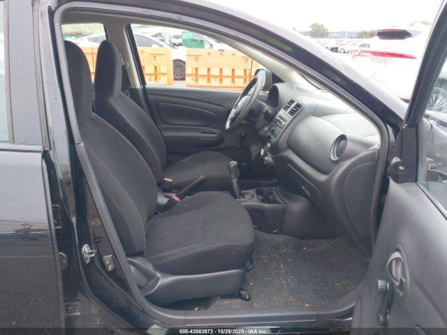 Nissan Versa 1.6 S Image 12