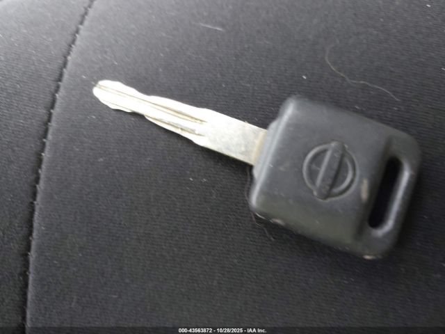 Nissan Versa 1.6 S Image 10