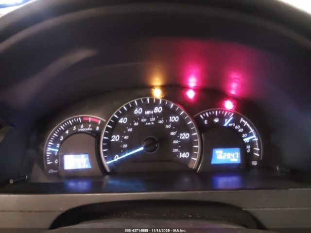 Toyota Camry Le Image 9