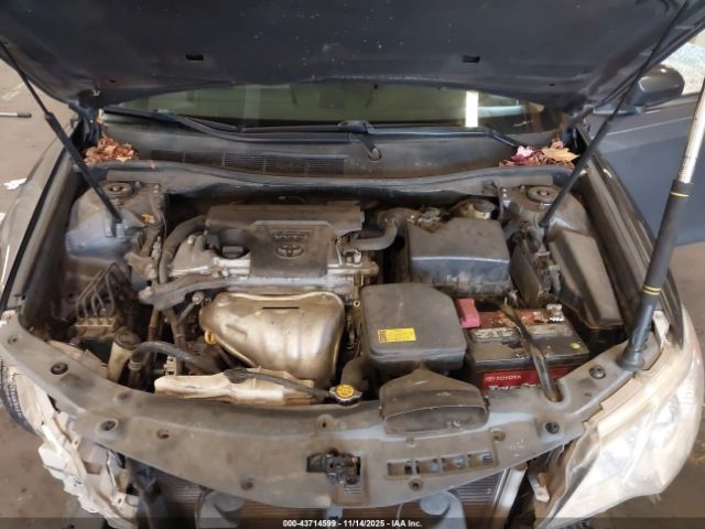 Toyota Camry Le Image 17