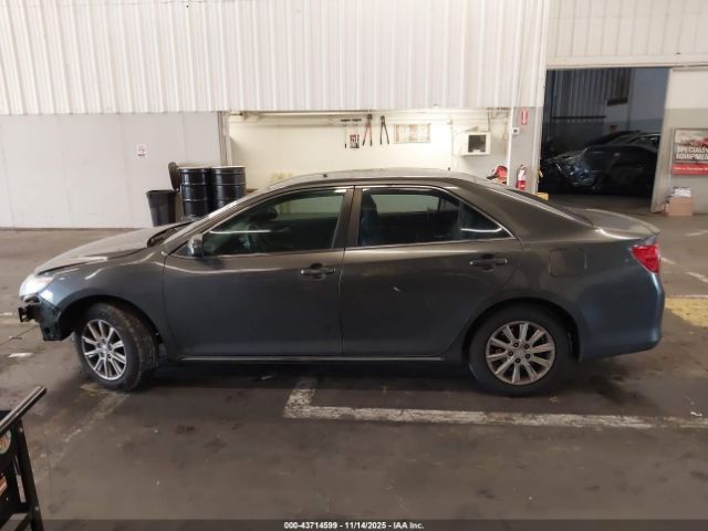 Toyota Camry Le Image 15