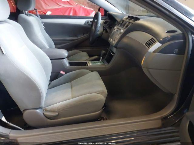 Toyota Camry Se Image 5