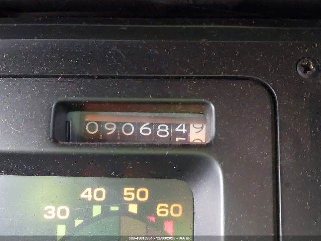 Chevrolet Corvette Image 12