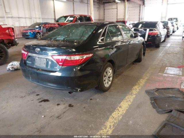 Toyota Camry Le Image 3