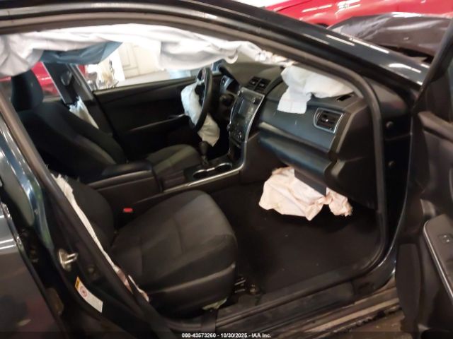 Toyota Camry Le Image 15