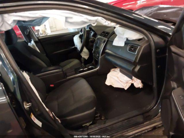 Toyota Camry Le Image 15