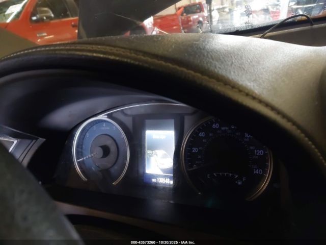 Toyota Camry Le Image 12