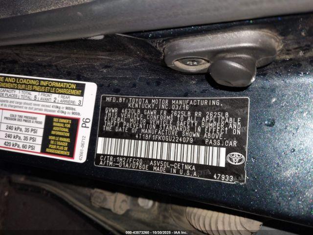 Toyota Camry Le Image 9