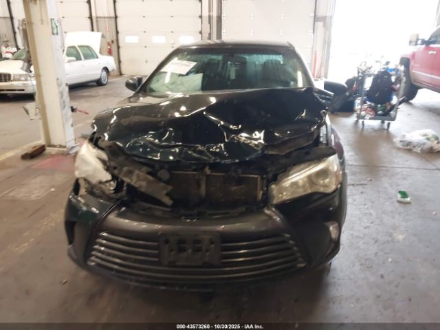 Toyota Camry Le Image 7