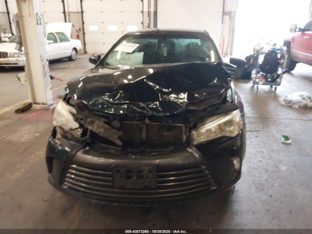 Toyota Camry Le Image 7