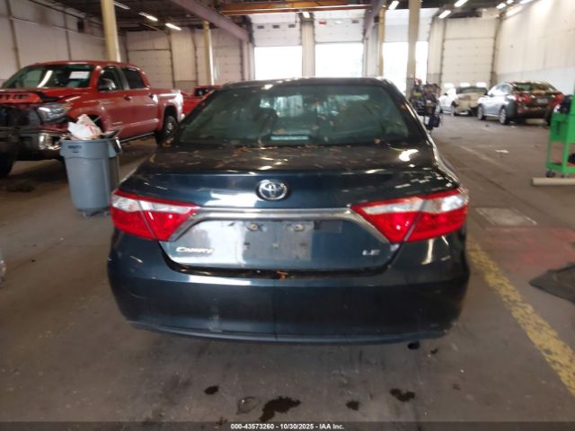 Toyota Camry Le Image 13