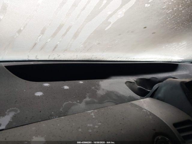 Toyota Prius Image 9