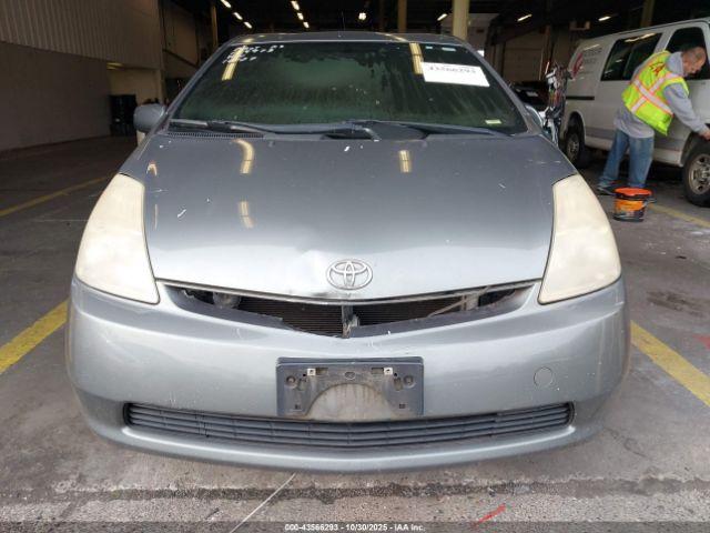 Toyota Prius Image 10
