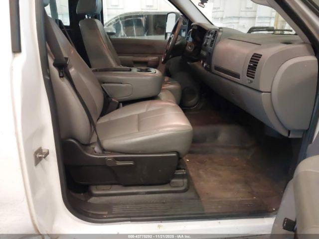 Chevrolet Silverado 1500 Work Truck Image 11