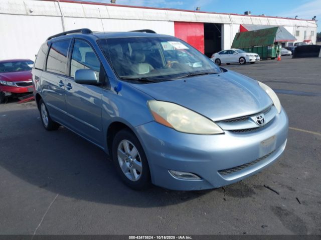 Toyota Sienna Xle Image 1