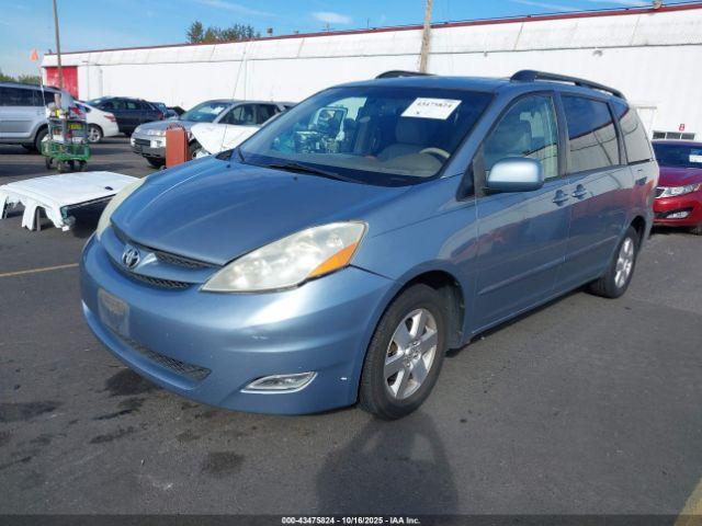 Toyota Sienna Xle Image 14