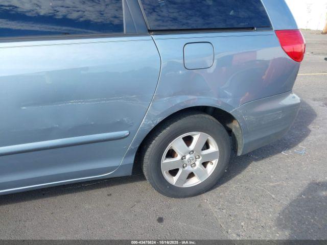 Toyota Sienna Xle Image 8