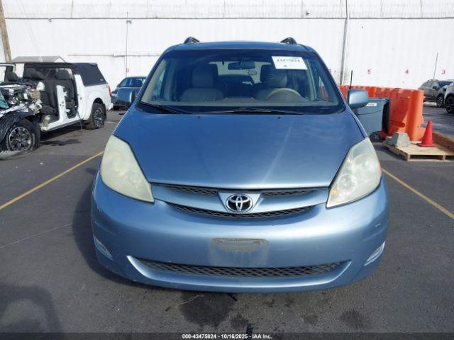 Toyota Sienna Xle Image 5