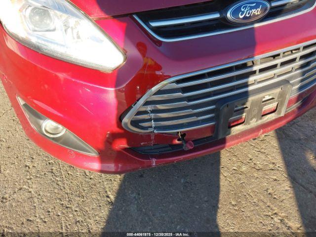 Ford C-MAX Hybrid Titanium Image 16