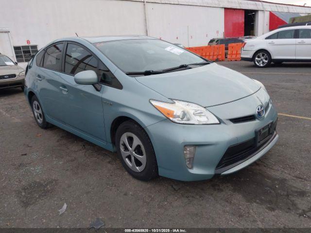  Salvage Toyota Prius
