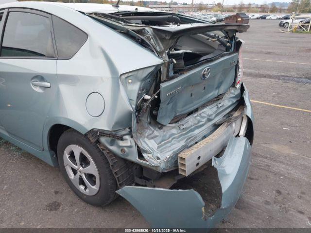 Toyota Prius Two Image 9